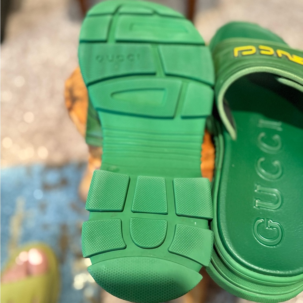 Reposh Gucci Emerald Green and yellow Slide Sandals. - Picture 7 of 8